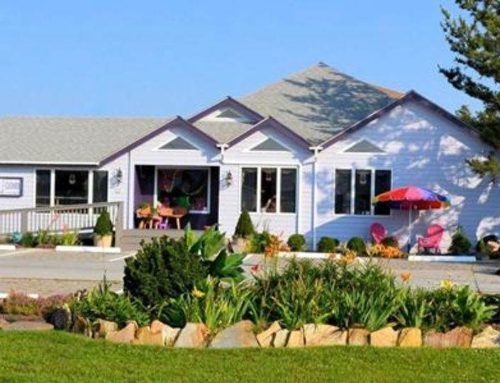 The Jewelry by Gale gallery on Driftwood Street in Nags Head. The Jewelry by Gale gallery on Driftwood Street in Nags Head.